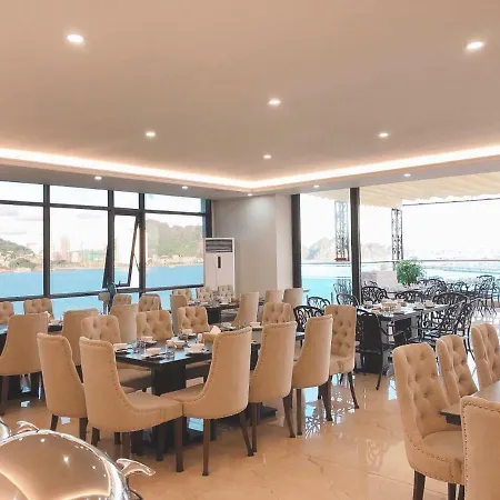 Vincent Halong Hotel